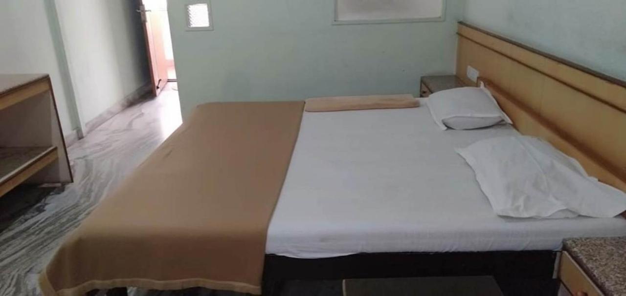 Iroomz Hoysala Residency Bellary Luaran gambar