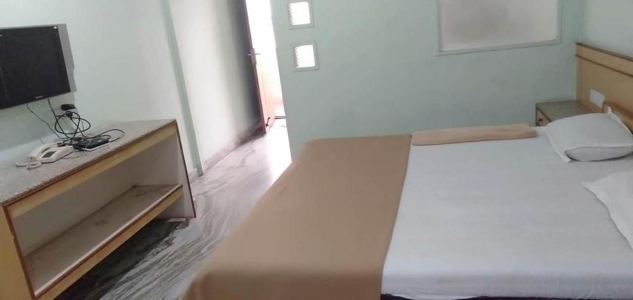 Iroomz Hoysala Residency Bellary Luaran gambar